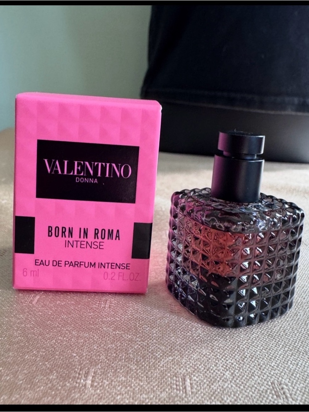 Valentino Donna Born in Roma Intense eau de parfum